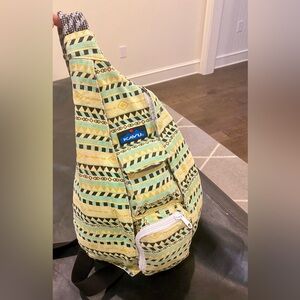 Kavu rope bag full size. Aztec yellow and blue/green